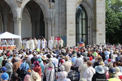 Pèlerinage julaire Normand   Pontmain   01.05.2025   002