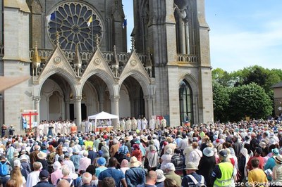 Pèlerinage julaire Normand   Pontmain   01.05.2025   003