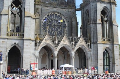 Pèlerinage julaire Normand   Pontmain   01.05.2025   010