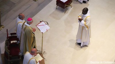 Ordination et consécration du diocèse   011