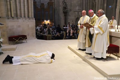 Ordination et consécration du diocèse   019