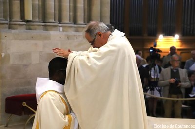 Ordination et consécration du diocèse   024