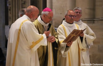 Ordination et consécration du diocèse   054