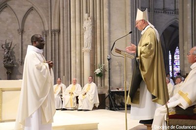 Ordination et consécration du diocèse   055