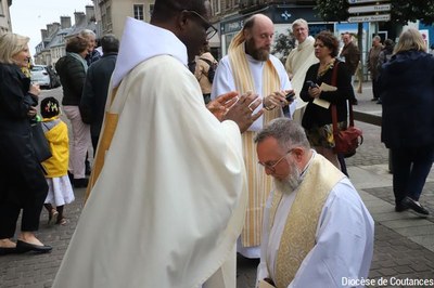 Ordination et consécration du diocèse   063
