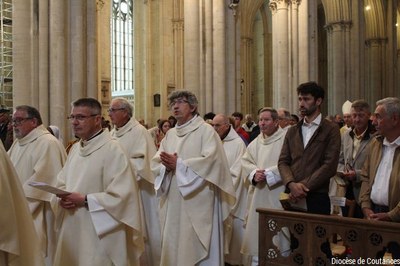 Ordination et consécration du diocèse   066