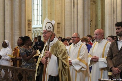 Ordination et consécration du diocèse   068