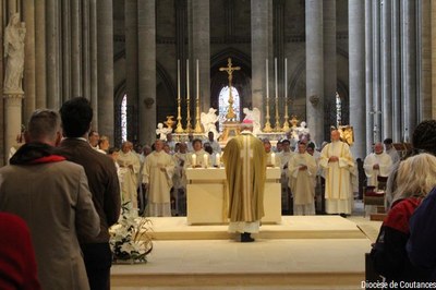 Ordination et consécration du diocèse   070