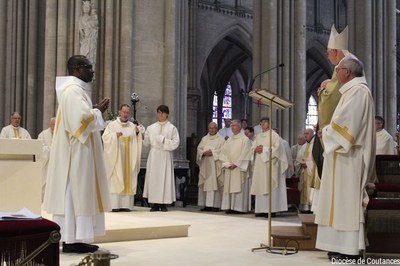 Ordination et consécration du diocèse   072
