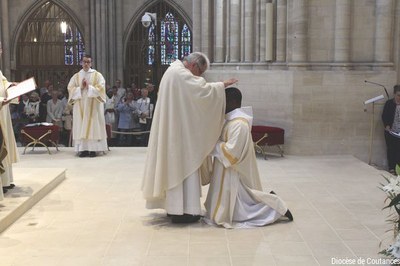 Ordination et consécration du diocèse   084