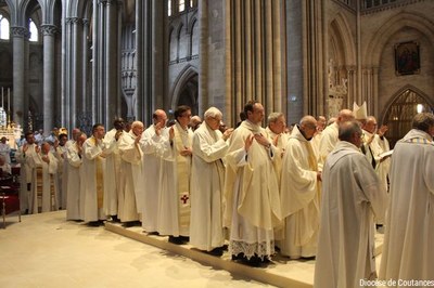 Ordination et consécration du diocèse   087