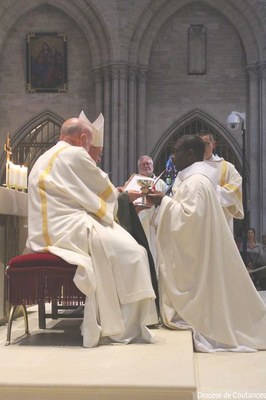 Ordination et consécration du diocèse   094