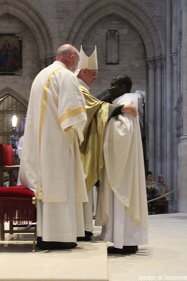 Ordination et consécration du diocèse   095