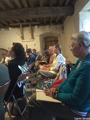 008   Salle de conférence