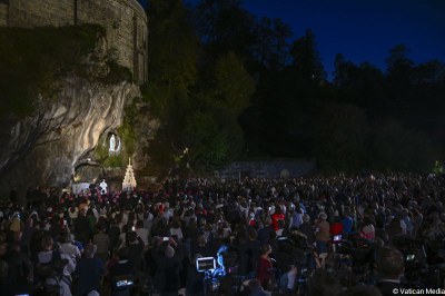 26 09 Lourdes grotte (c) Vatican Media (1)