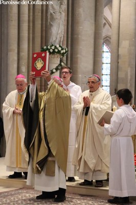 Messe d'ordination épiscopale de Mgr Grégoire Cador - 55.jpg
