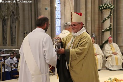 Messe d'ordination épiscopale de Mgr Grégoire Cador - 73.jpg