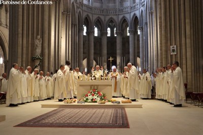 Messe d'ordination épiscopale de Mgr Grégoire Cador - 78.jpg