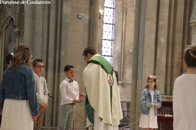 Solennité du Saint-Sacrement et première communion - 18.jpg