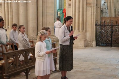 Solennité du Saint-Sacrement et première communion - 09.jpg