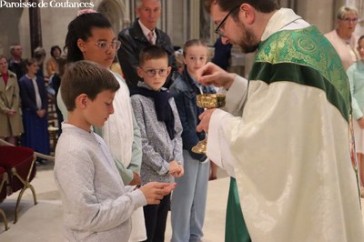 Solennité du Saint-Sacrement et première communion - 15.jpg
