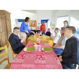 Repas en famille-256.png