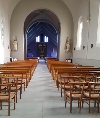 La nouvelle allée centrale de l'église Notre-Dame des Flots à Coutainville