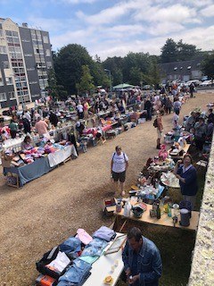 Vide grenier.