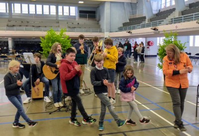 20220424 Joie sous les pommiers02 Pique nique (17)