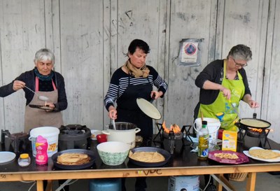20220424 Joie sous les pommiers03 Crêpes (2)