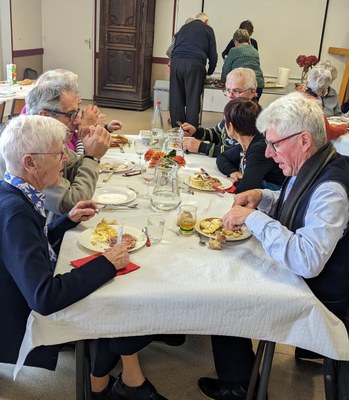 20240929 Accueil Pere Alain Montmartin Repas (15)